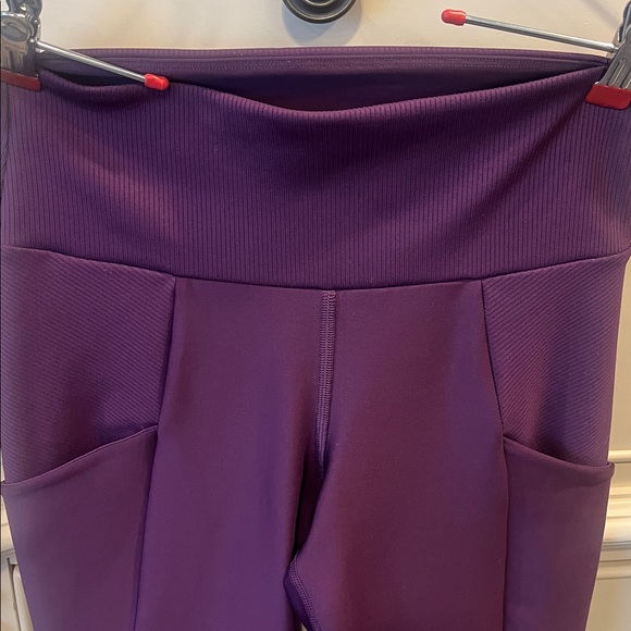 ALO Yoga Plum Leggings - Picture 4 of 10